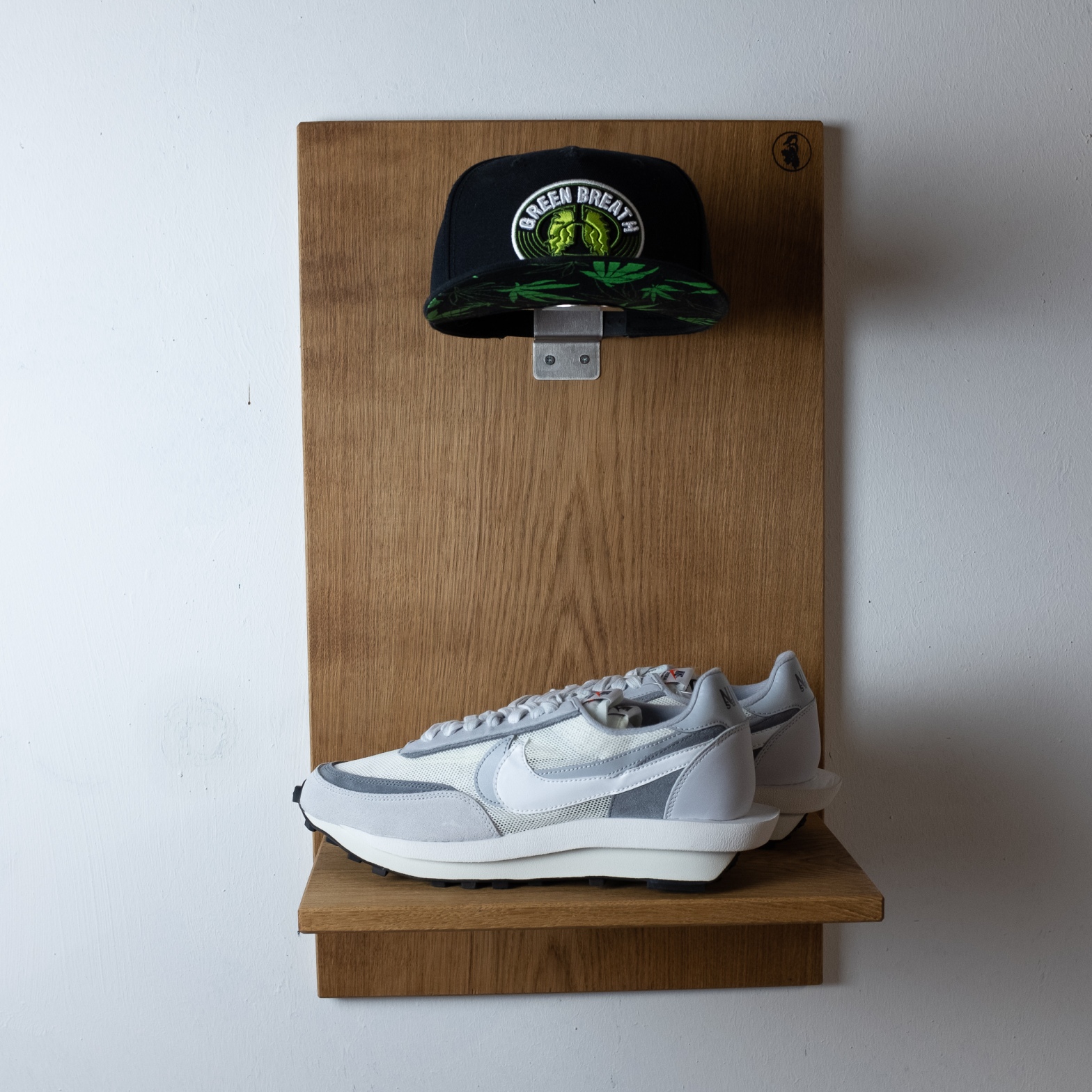 Caphalter, Sneakers Display